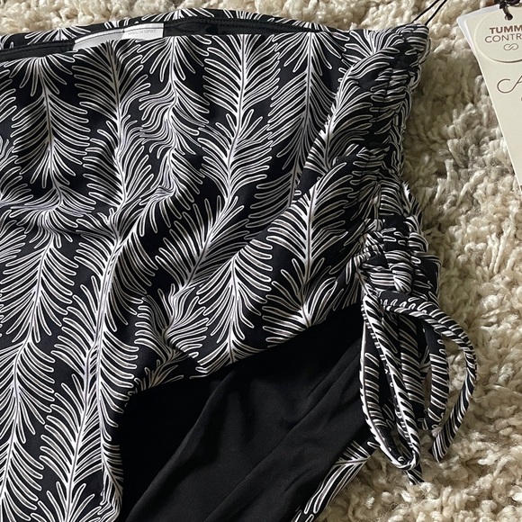 NWT CALIA by Carrie Underwood Feather Pattern Bikini Bottom size Large - Picture 4 of 5
